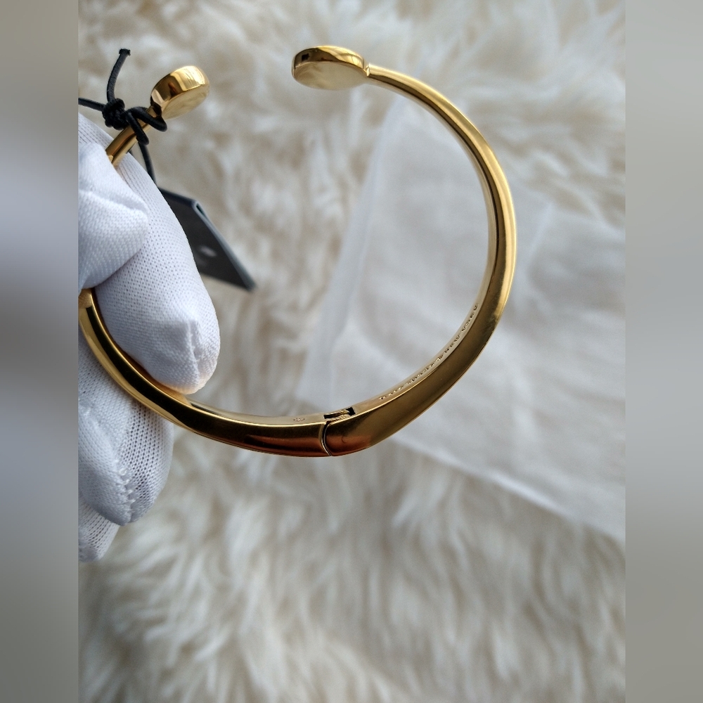 🥂Kate Spade New York Spot The Blk Spade Golden Bangle Bracelet NWT Authentic🥂 - Picture 7 of 13